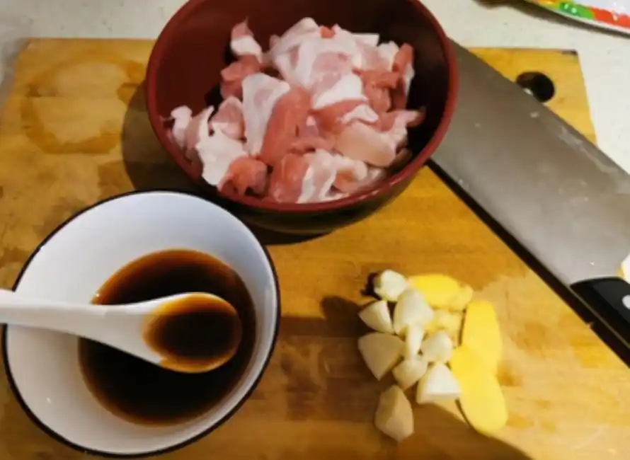 How to make steamed pork that is delicious but not greasy_Authentic steamed pork recipe_Fat but not greasy steamed pork recipe