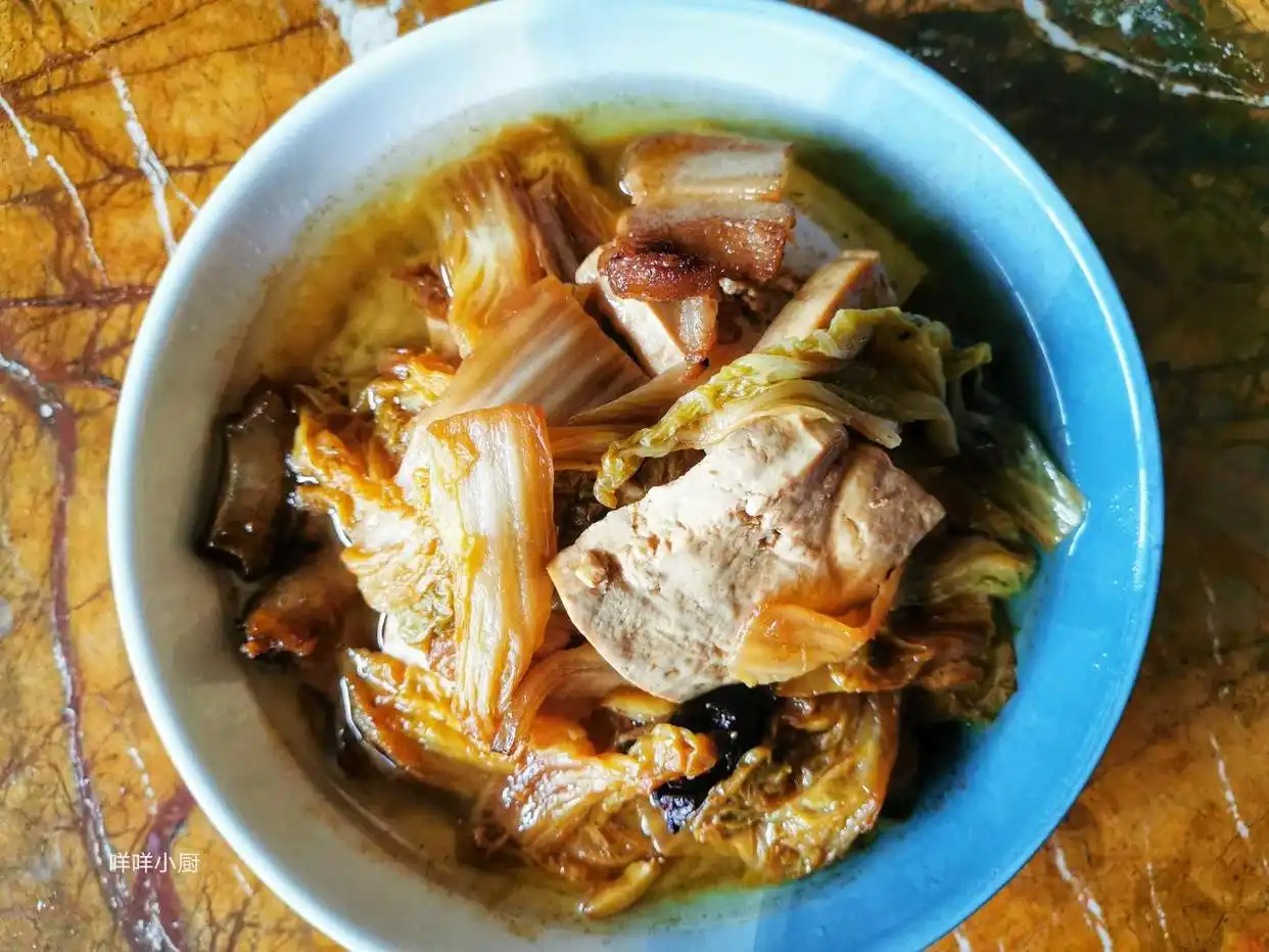 Recipe of stir-fried twice-cooked pork with cabbage_Twice-cooked pork with cabbage_Home-style recipe of Chinese cabbage
